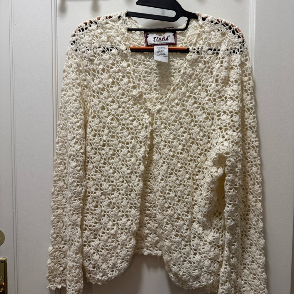 Tiara Cream Cardigan with Intricate Knit Design